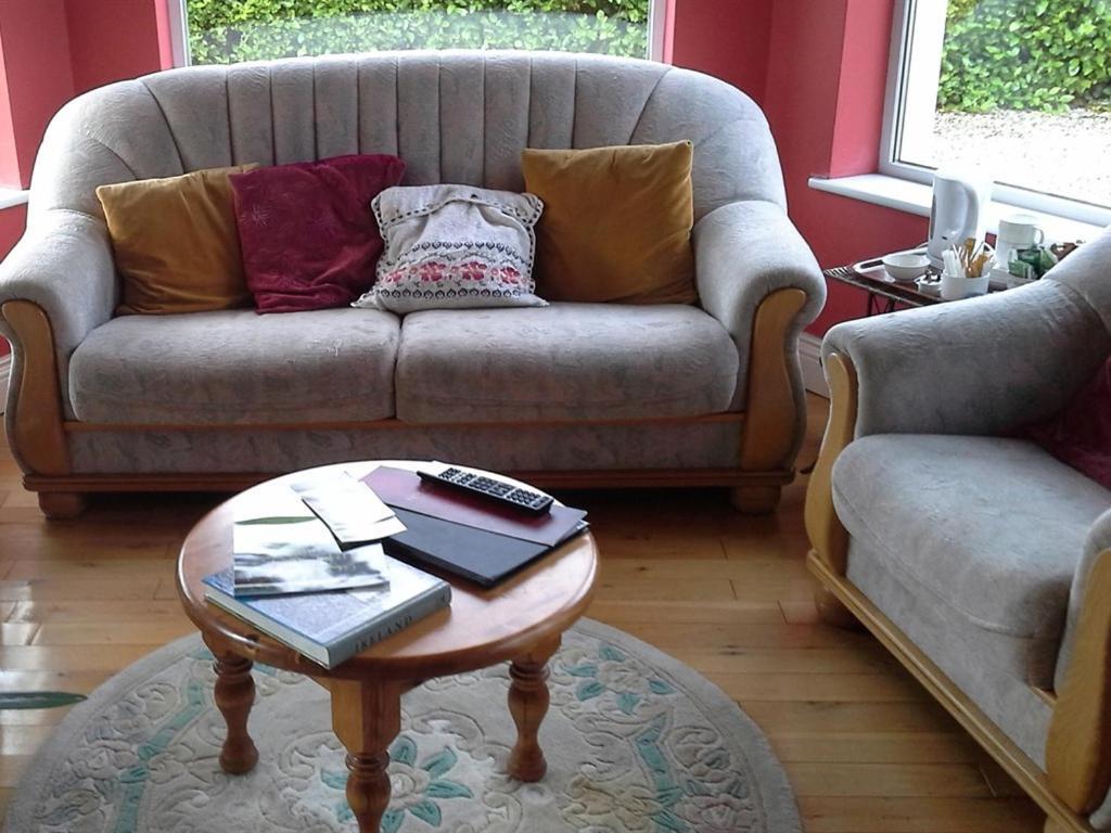 Blossom Hill Bed And Breakfast Killaloe Eksteriør billede